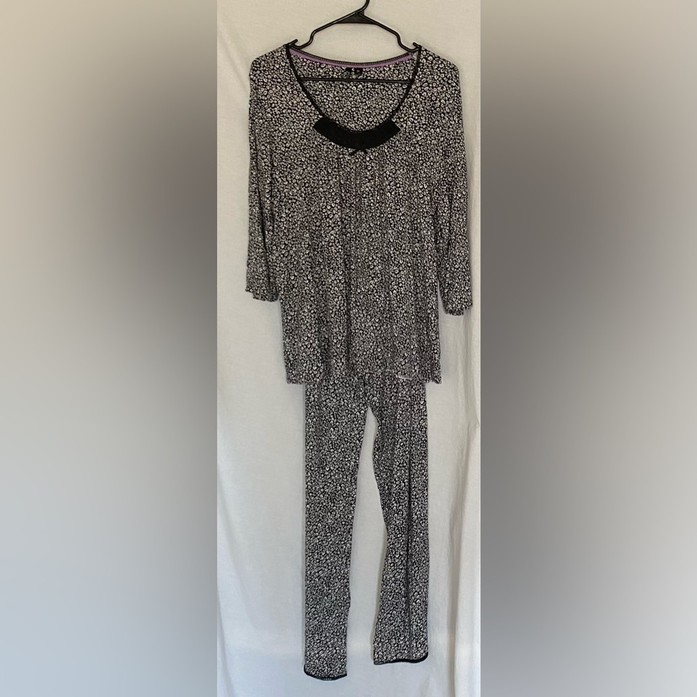Cute and Super Comfy! 2 Piece Womens Pajama Set Large